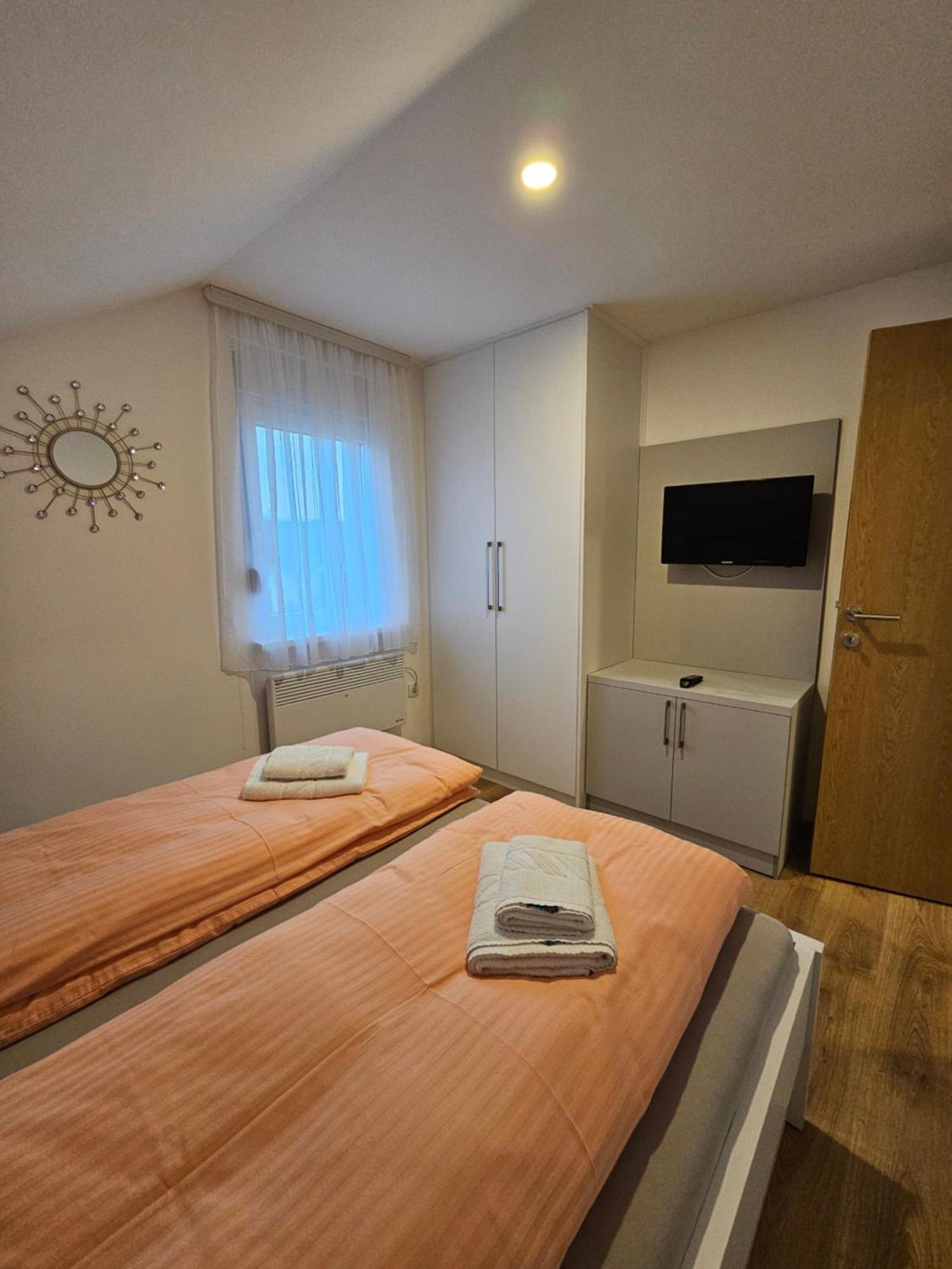 Apartmani Lotus Rednek Kültér fotó